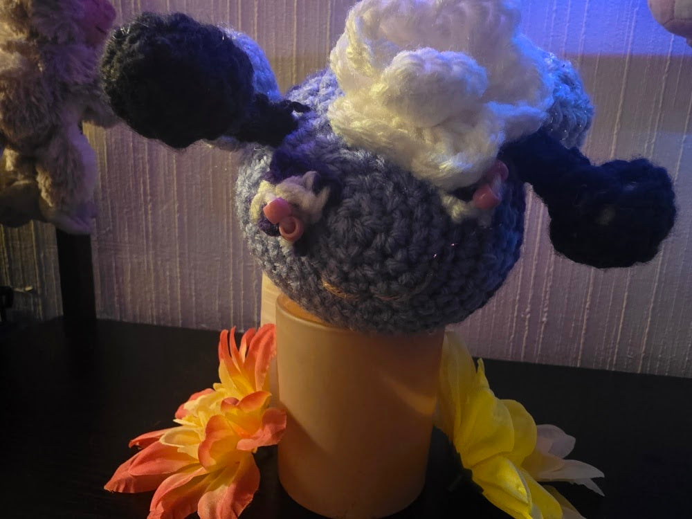 💜 Blossom the Sweetheart Bumblebee Crochet Plushie