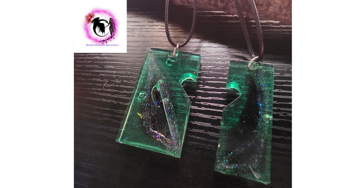 💚 Glitched Connection: Binary Heart Puzzle Necklace Set 💚