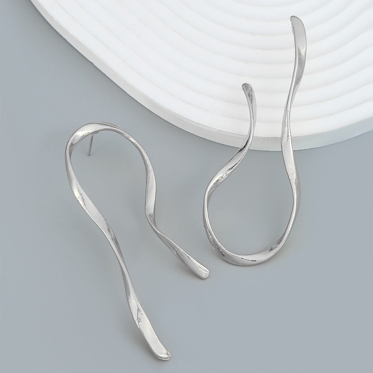 Earrings alloy earrings women's fashionable minimalist linear metallic and geometric shapes