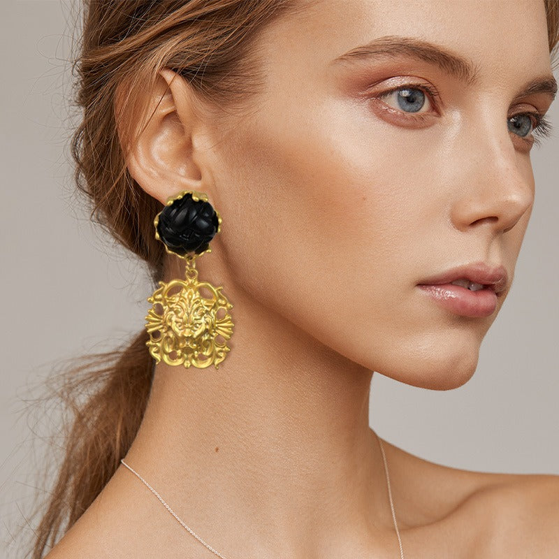 Palace style high-end black flower earrings retro irregular earrings