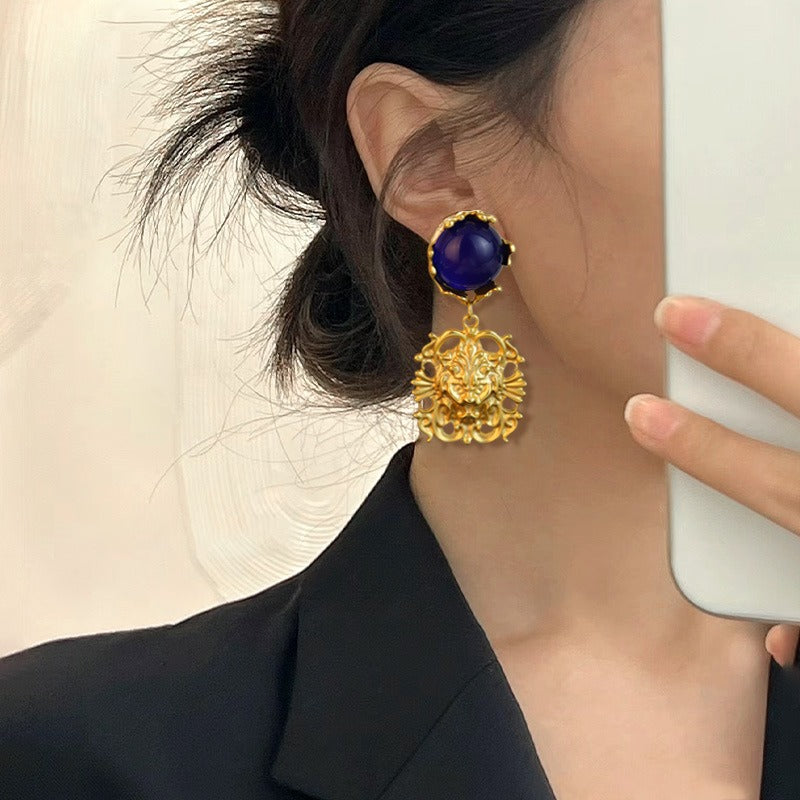 Palace style high-end black flower earrings retro irregular earrings