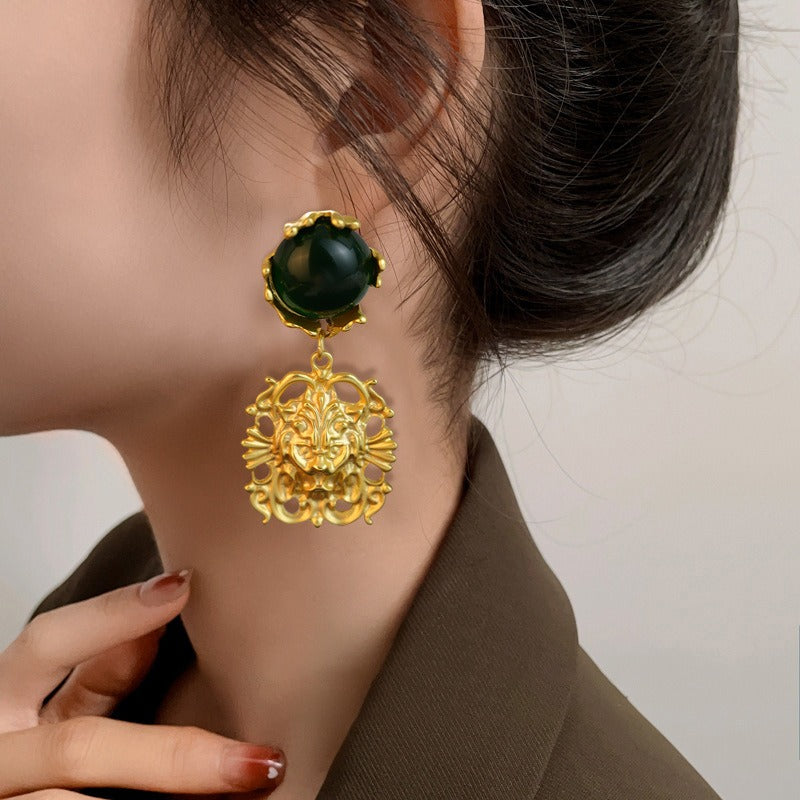Palace style high-end black flower earrings retro irregular earrings